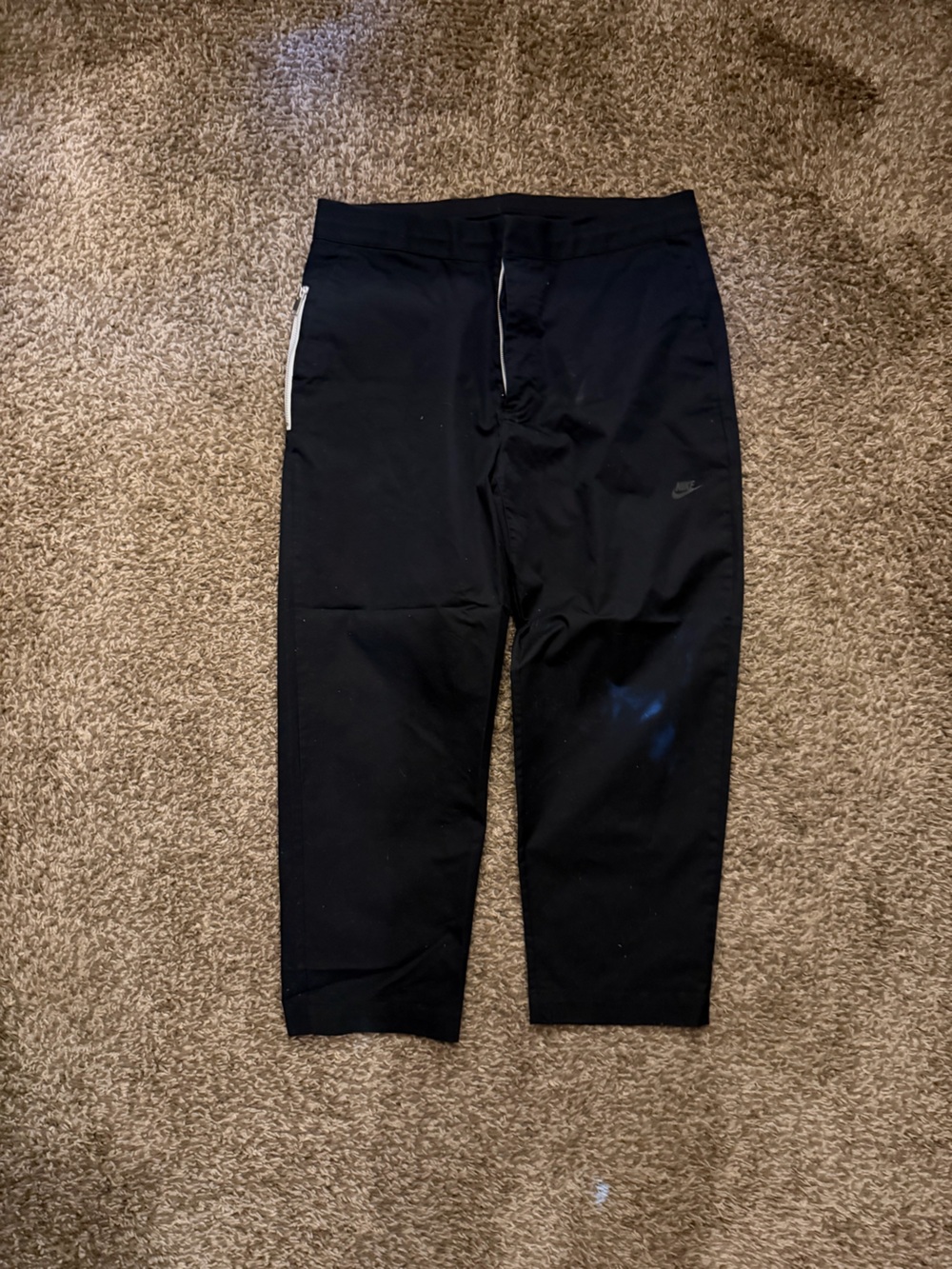 Nike Men’s Black carpenter pant Size 34 men’s features drawstrings/pockets